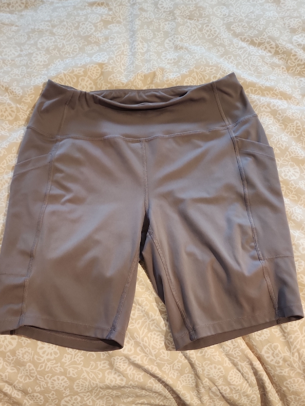 32 Degrees Gray Women's Bike Shorts with Side Pockets